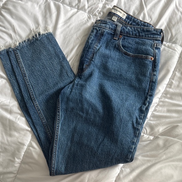 Abercrombie & Fitch “The High Rise Skinny” - Picture 1 of 2
